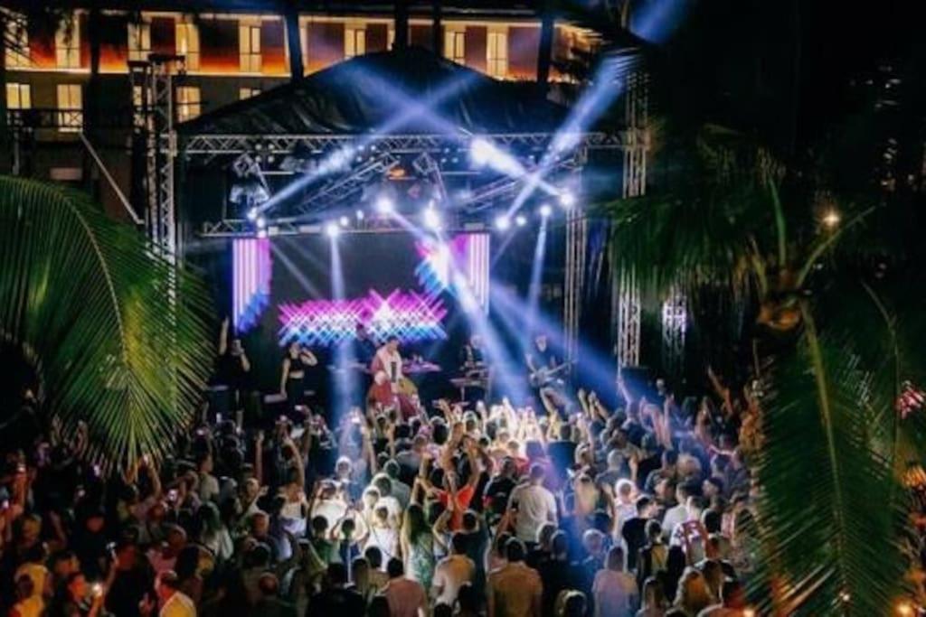 Kamala Beach P55 Exclusive Junior Suite Dış mekan fotoğraf